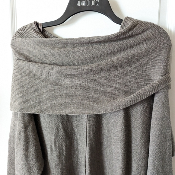 Gorgeous Extra Fine Merino wool Tahari sweater dress  size S Super soft - Picture 3 of 5